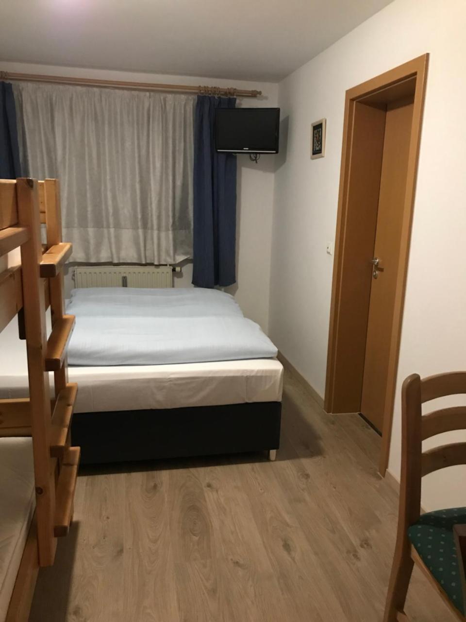 Hotel Guntia Boardinghouse ギュンツブルク エクステリア 写真