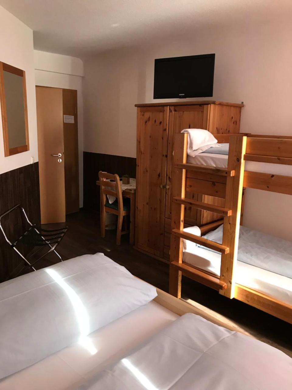 Hotel Guntia Boardinghouse ギュンツブルク エクステリア 写真