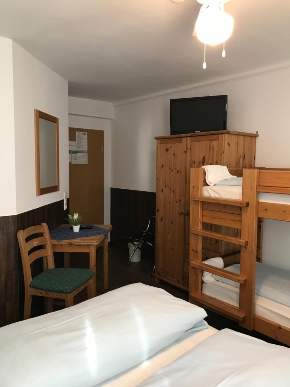 Hotel Guntia Boardinghouse ギュンツブルク エクステリア 写真