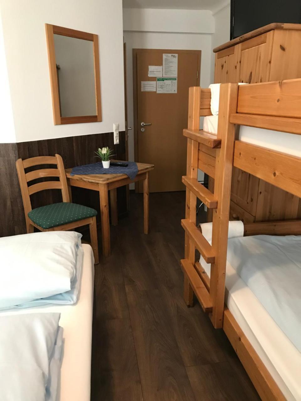 Hotel Guntia Boardinghouse ギュンツブルク エクステリア 写真