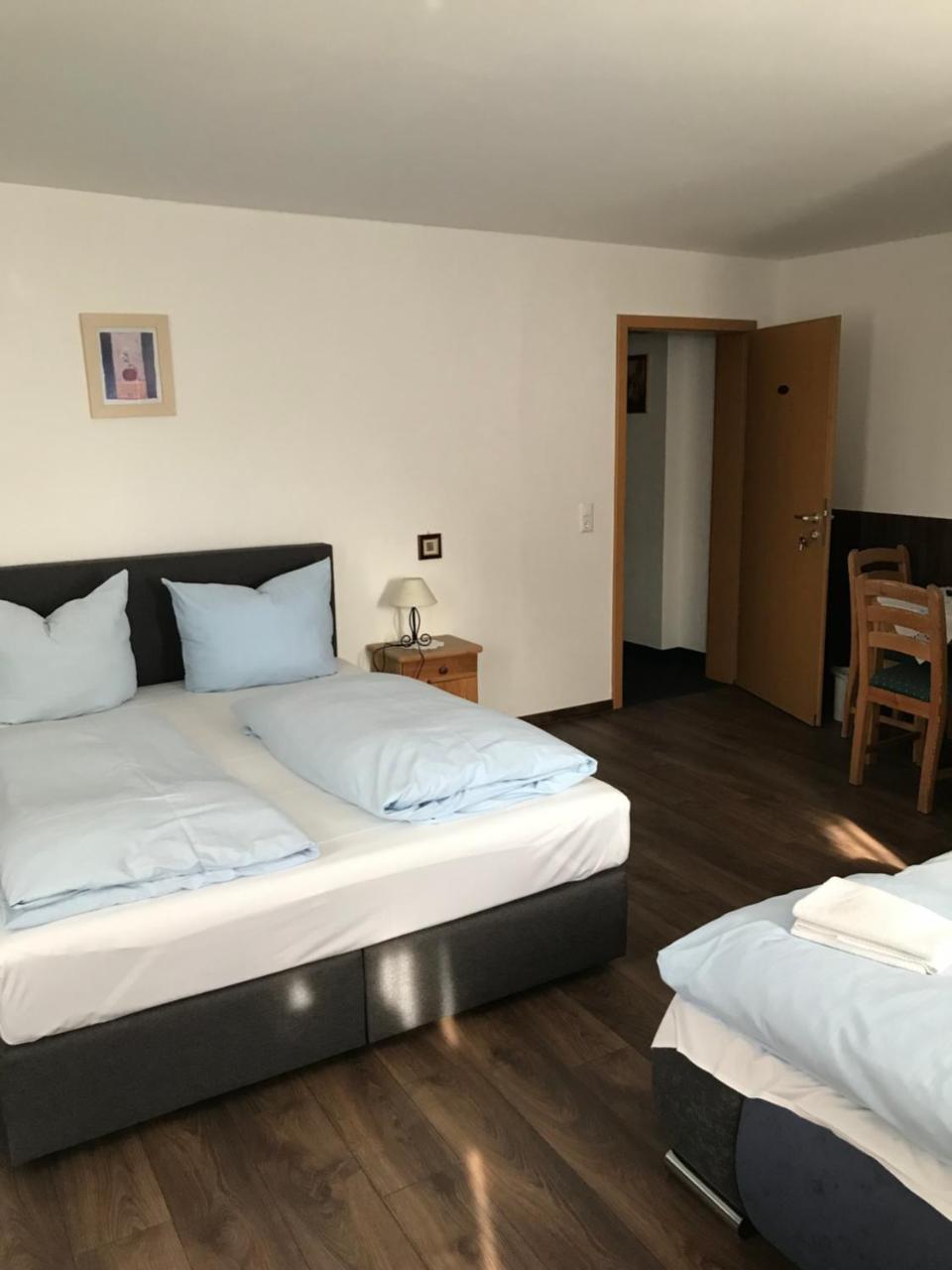 Hotel Guntia Boardinghouse ギュンツブルク エクステリア 写真