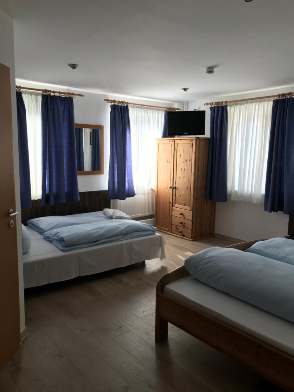 Hotel Guntia Boardinghouse ギュンツブルク エクステリア 写真